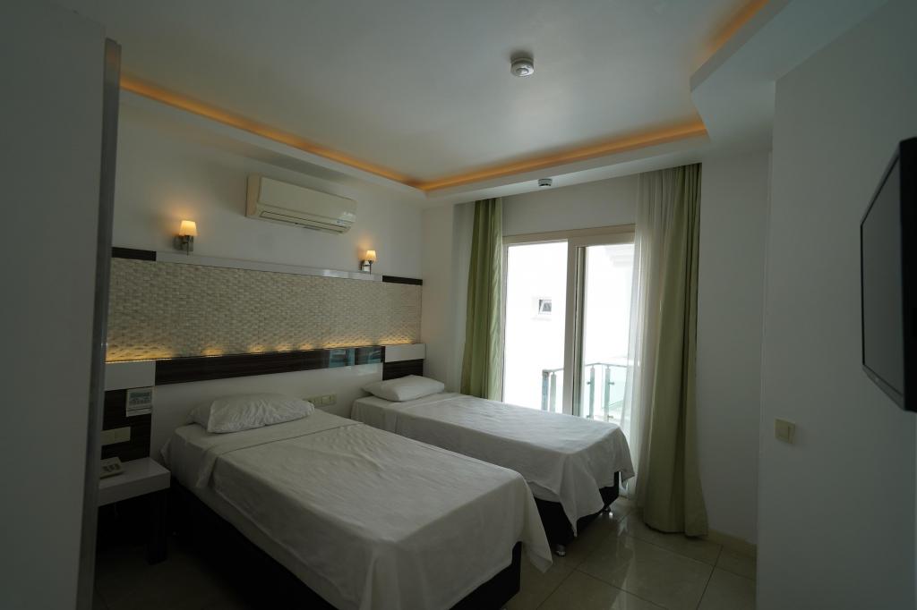 Ekonomik Iki Ayrı Yataklı Oda, Kara Manzaralı (Balkonlu)