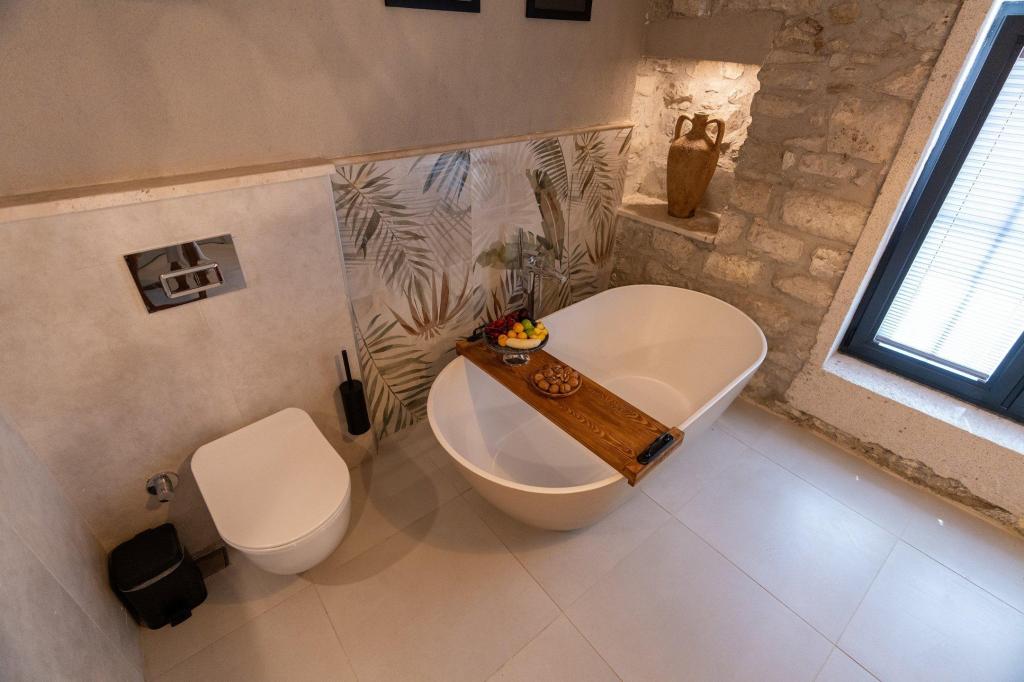 Deluxe Oda,bahçe Veya Sokak Manzaralı,küvetli