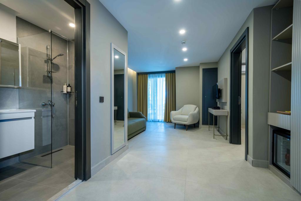 Family Garden Floor Room, Sea View