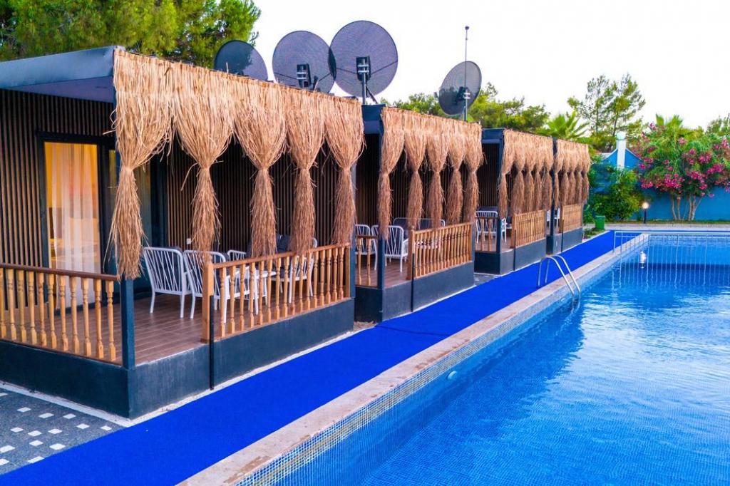Suite Room, Pool View