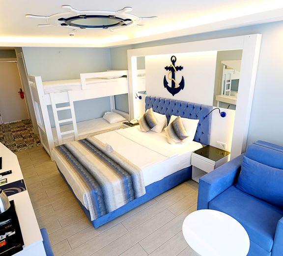 Bunked Room, Garden Or Pool View (Balcony)