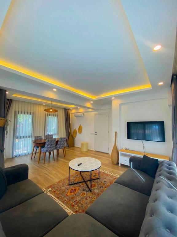 Dublex Villa 4 Kişilik,Havuz ve Bahçe Manzaralı,2. Kat