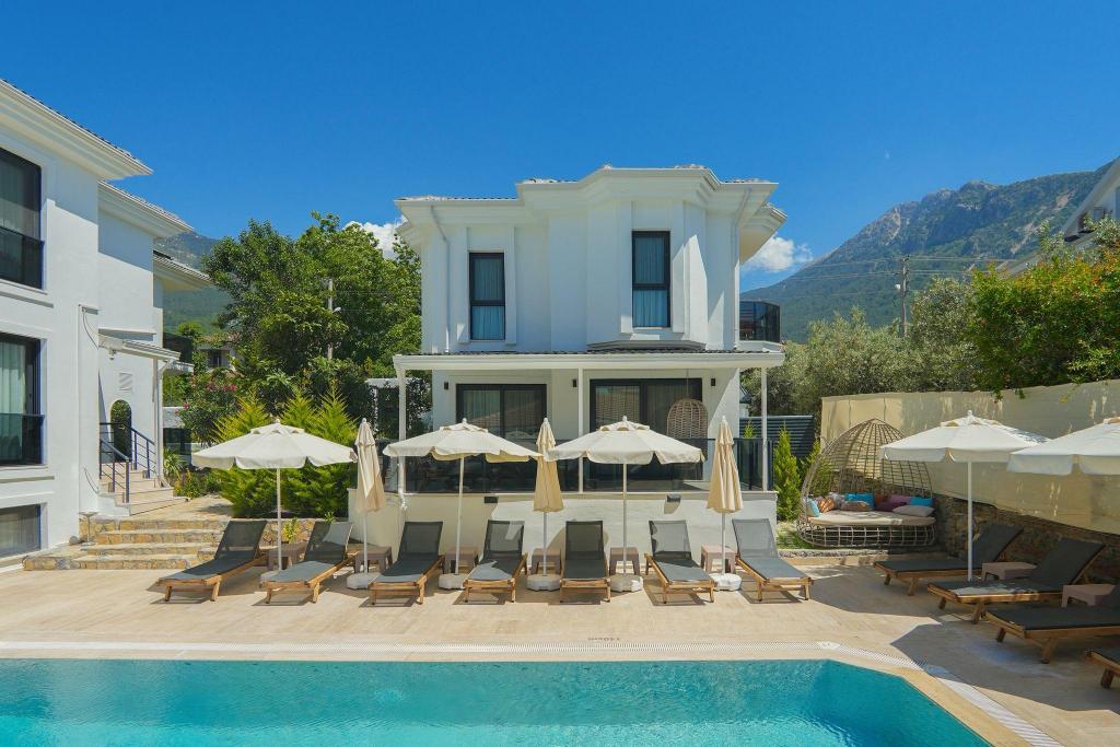 Dublex Villa 4 Kişilik,Havuz ve Bahçe Manzaralı,2. Kat