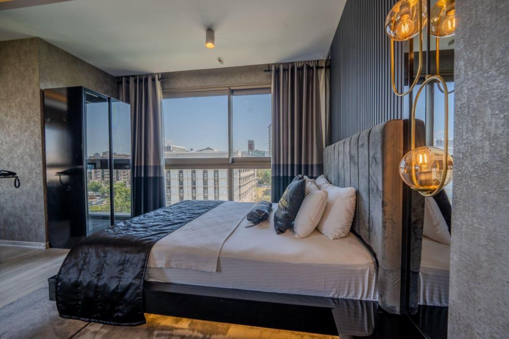 Suit Oda, Şehir Manzaralı (Balkonlu)