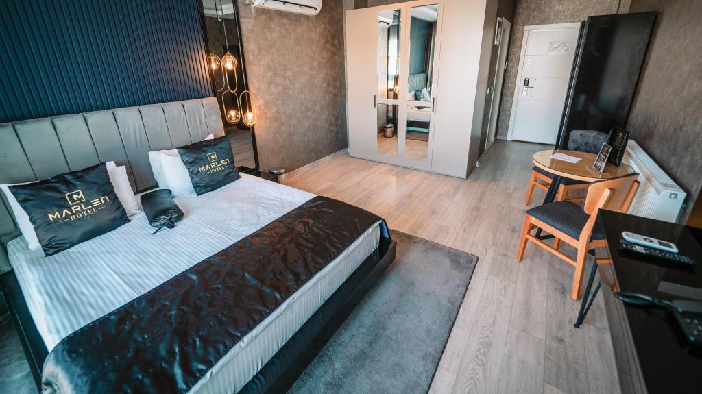 Standart Oda, Şehir Veya Dağ Manzaralı (Balkonsuz)