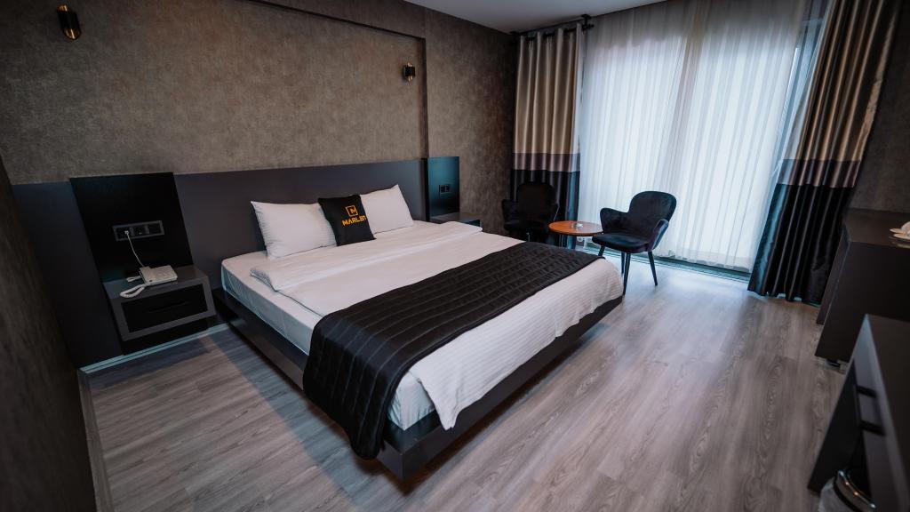 Aile Odası, Şehir Manzaralı