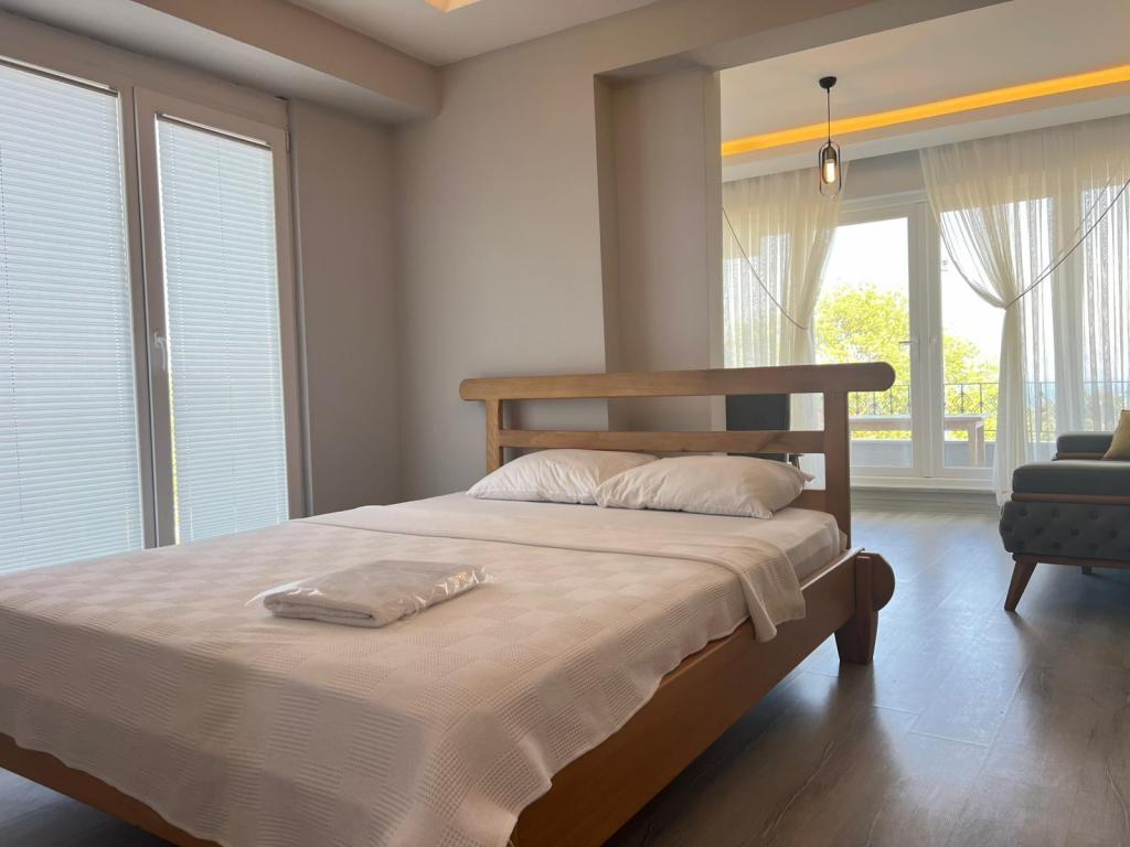 Apart Daire, Deniz Manzaralı (Balkonlu)