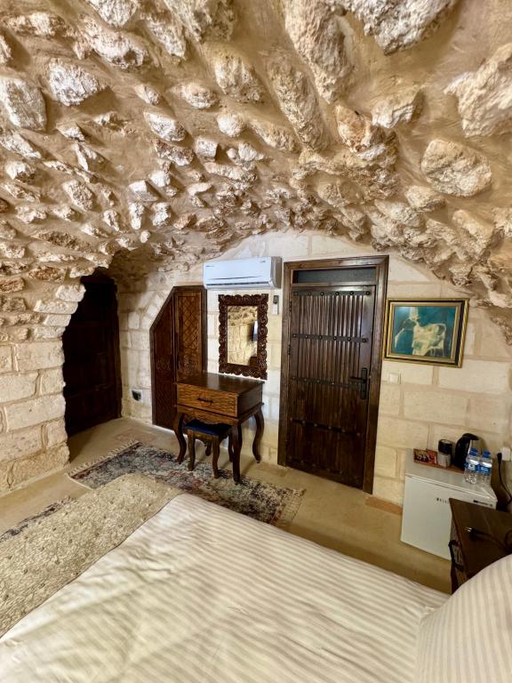 Deluxe Ground Floor Room, Courtyard View