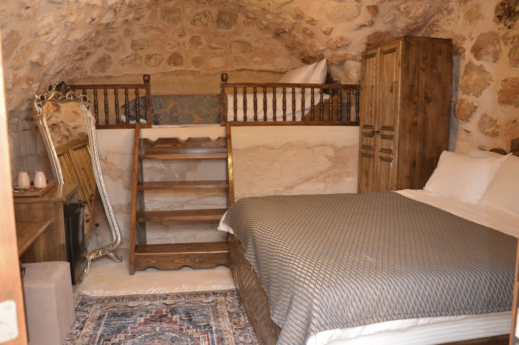 Economy Ground Floor Room, Courtyard View (3 Person)