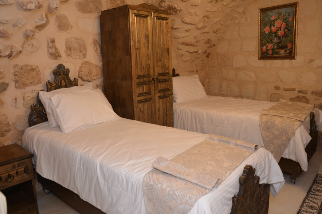 Ground Floor Twin Room, Courtyard View