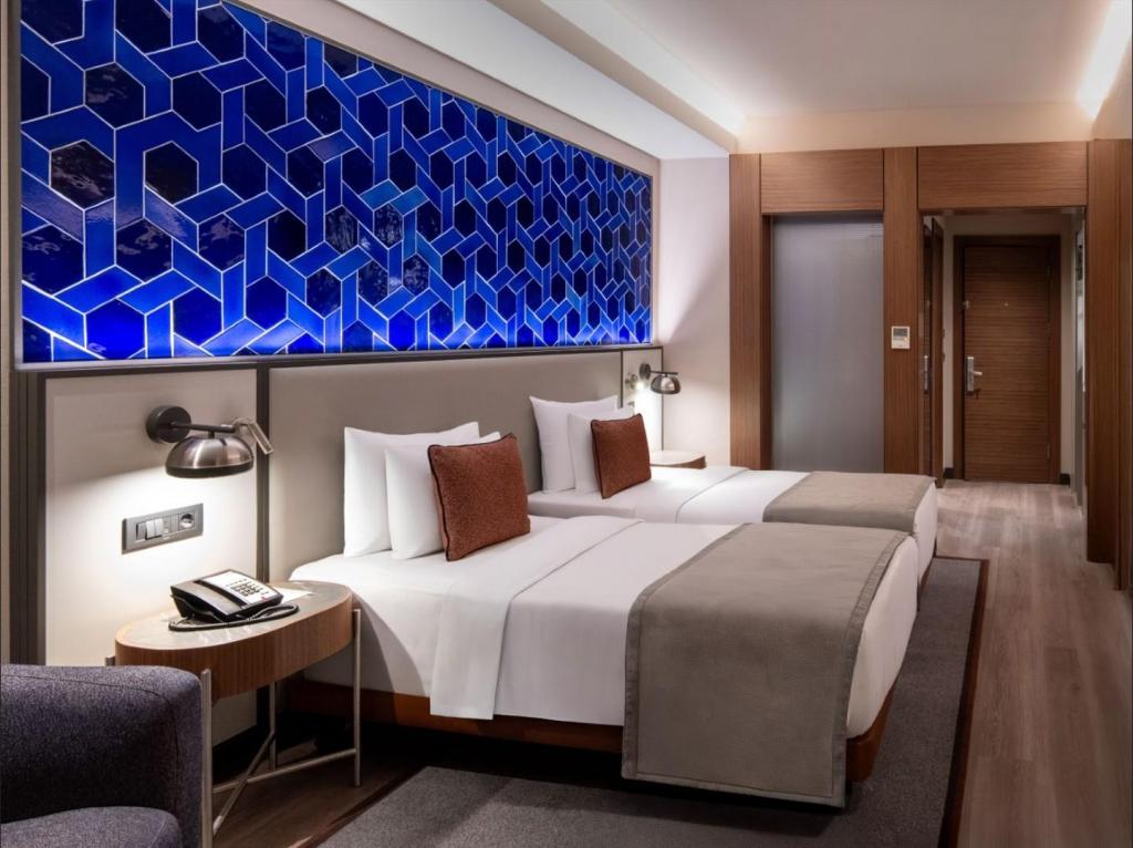 Iki Ayrı Yataklı Oda, Şehir Manzaralı