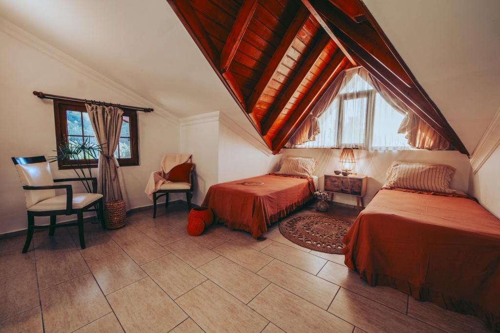 Aile Odası, Kara Manzaralı