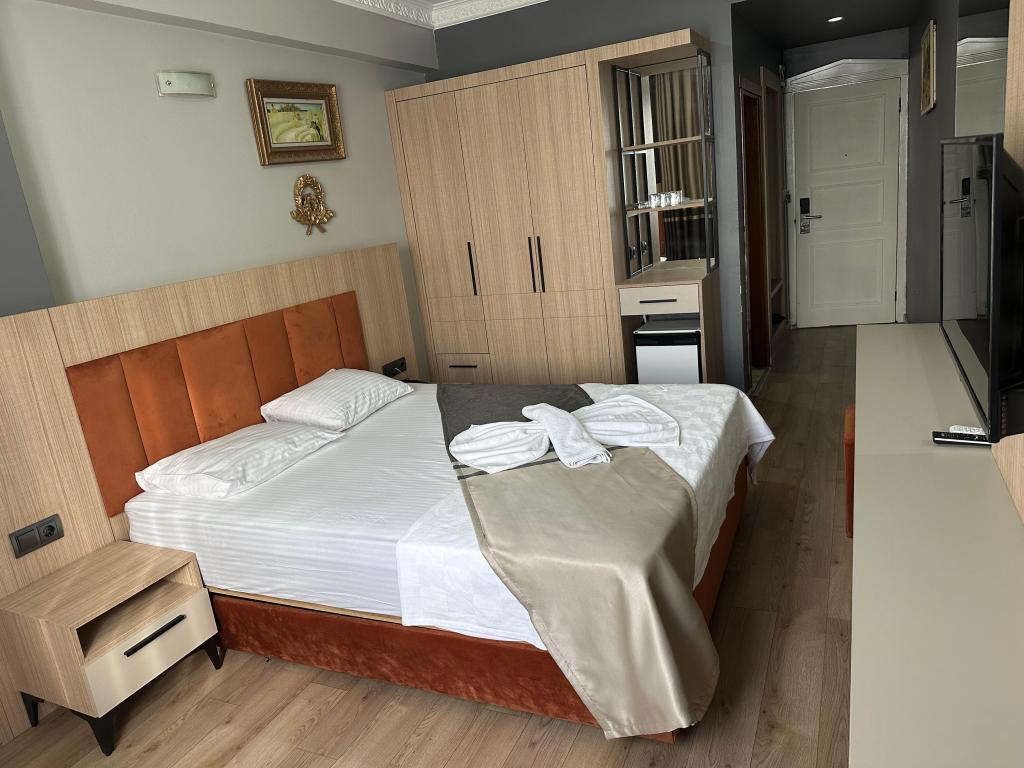 Deluxe Room, City View