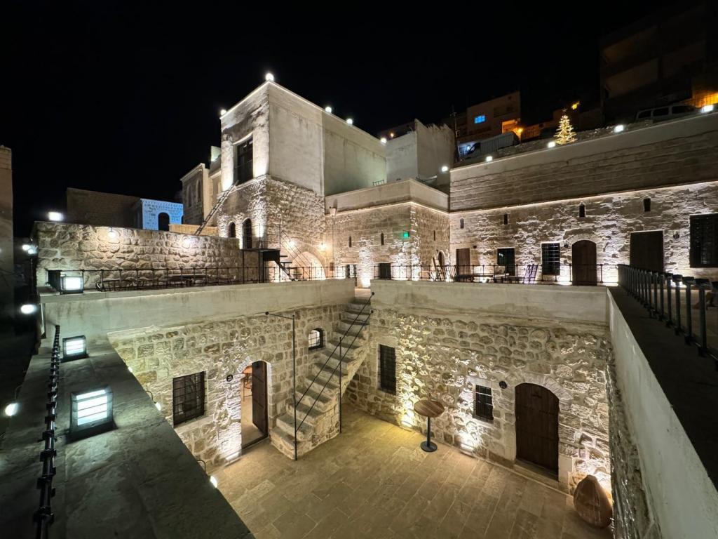 Mezova Otel