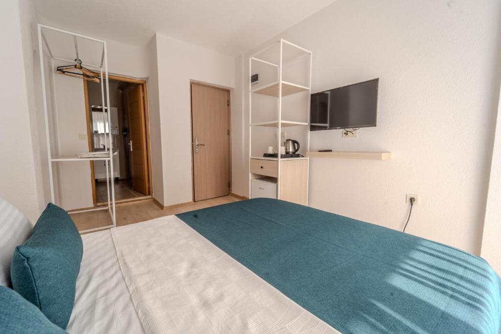 Deluxe Oda, Kısmi Deniz Manzaralı (Balkonlu)