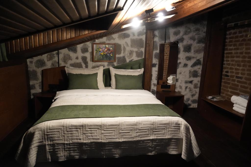 Teras Katı, Kale Manzaralı