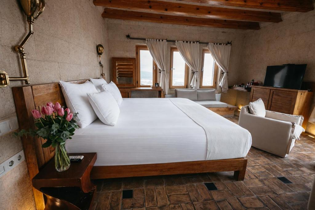 Balkonlu, Vadi Manzaralı Üst Kat Oda