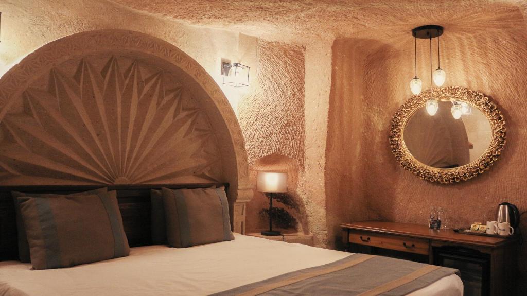 Cave Suite Room