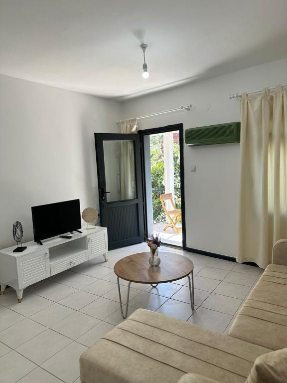 Flat-One Bedroom, Garden Or Street View, Large Bed