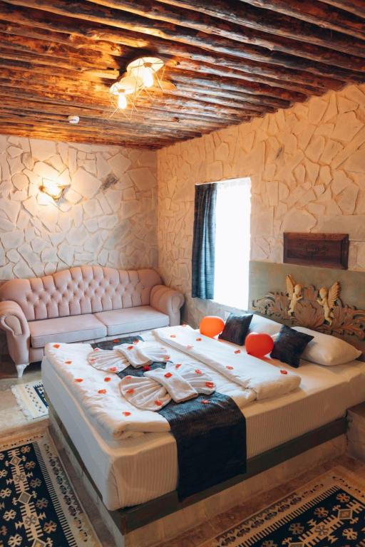 Junior Suite,Avlu Manzaralı,Jakuzili (2 Kişilik)