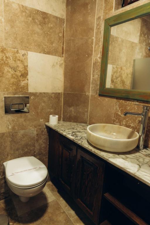 Junior Suite,Avlu Manzaralı,Jakuzili (2 Kişilik)