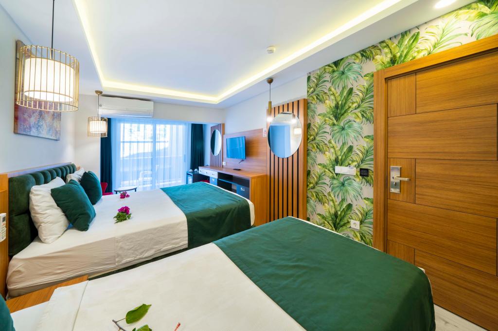 Standart Oda, Şehir Manzaralı (3 Kişilik, Balkonlu)