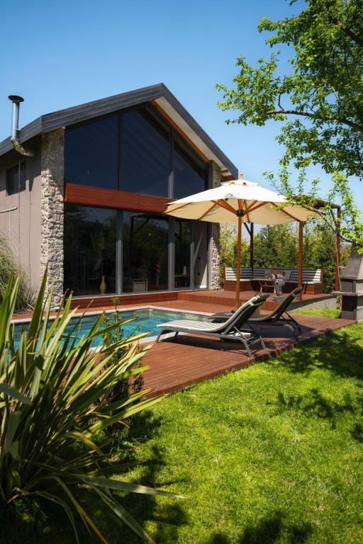 Suite Stone House Room, Pool View