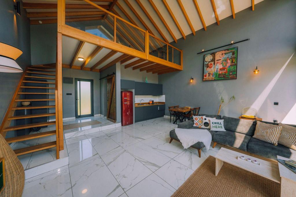 Taş Ev Suit,Bahçe Manzaralı,Isıtmalı Özel Havuzlu