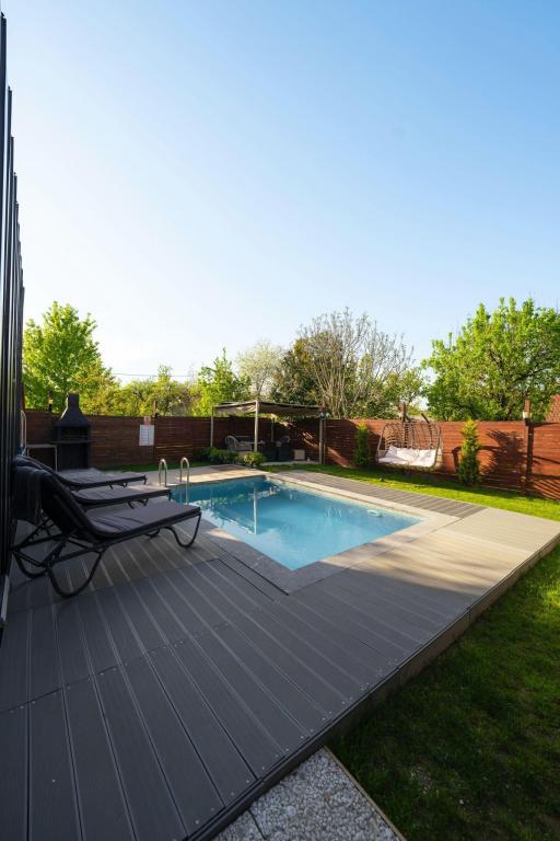 Bungalow,Bahçe Manzaralı,Isıtmalı Özel Havuzlu