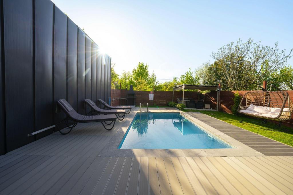 Bungalow,Bahçe Manzaralı,Isıtmalı Özel Havuzlu