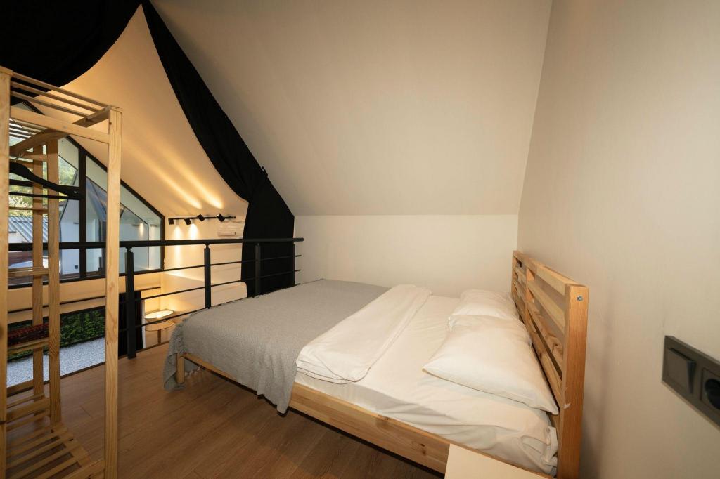 Bungalow,Bahçe Manzaralı,Isıtmalı Özel Havuzlu