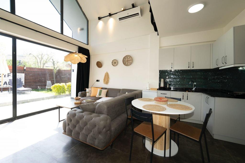 Bungalow,Bahçe Manzaralı,Isıtmalı Özel Havuzlu