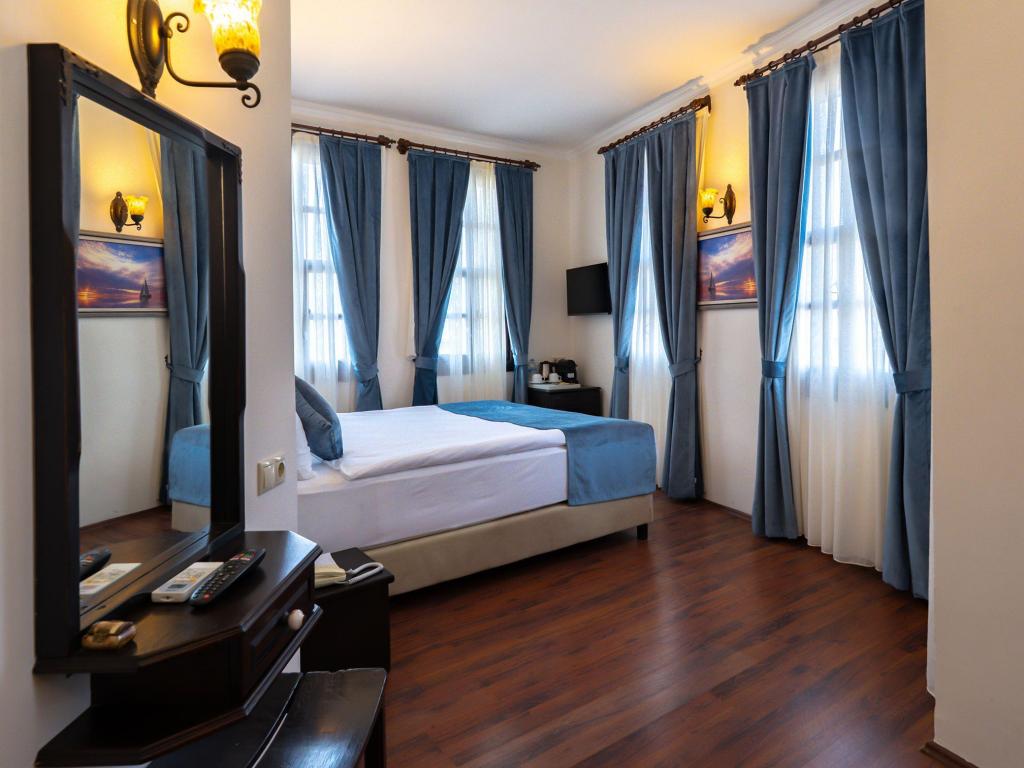 Standart Çift Kişilik Oda,Bahçe veya Sokak Manzaralı