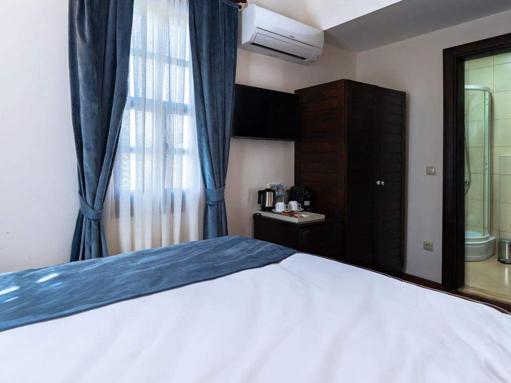 Standart Çift Kişilik Oda,Bahçe veya Sokak Manzaralı