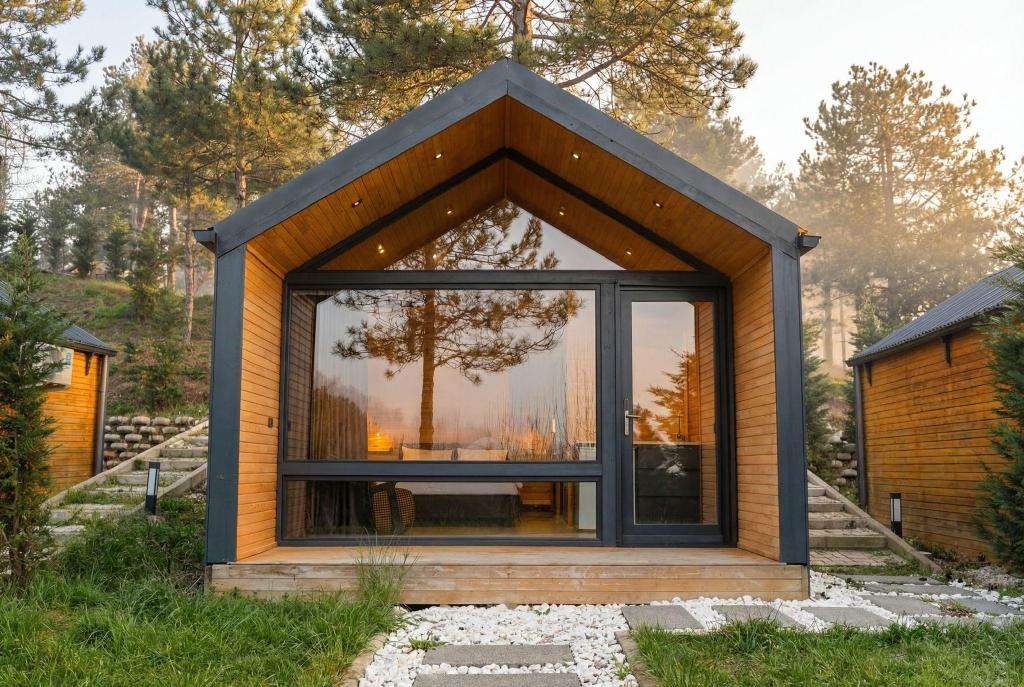Tree House, Forest View, Garden