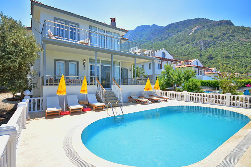 Villa, Havuz Manzaralı