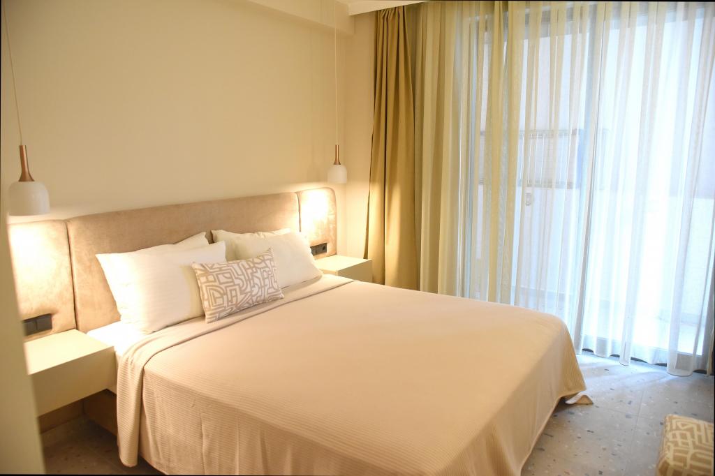 Suite Ground Floor Room, Land View