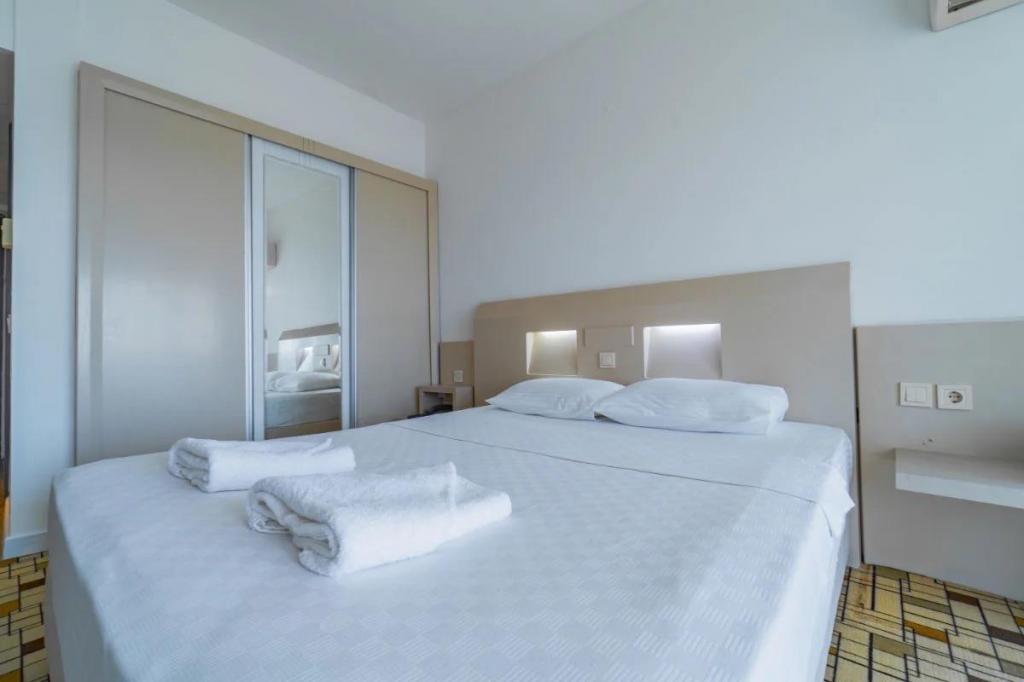 Standard Room, Forest Or City View