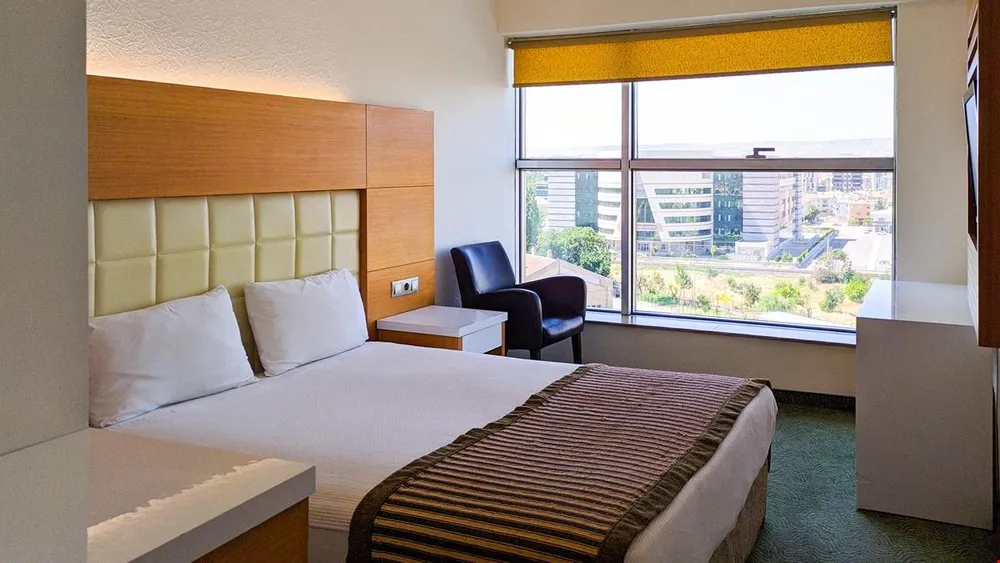 Çift Kişilik,Şehir Manzaralı,Fransız Balkonlu