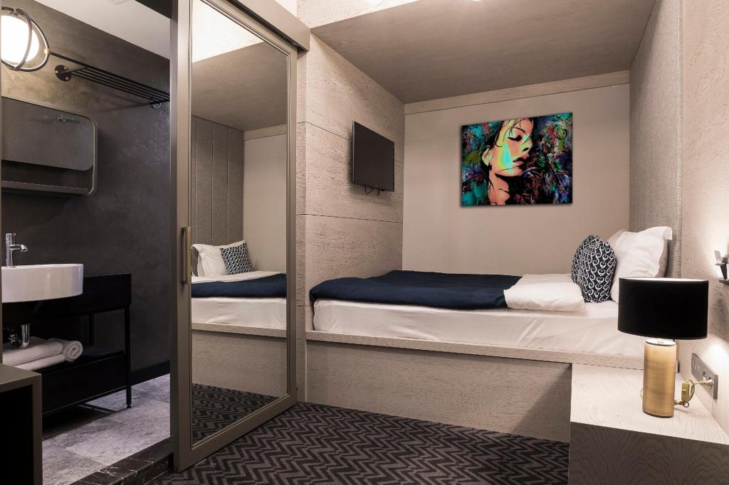 Economy Room, Courtyard View