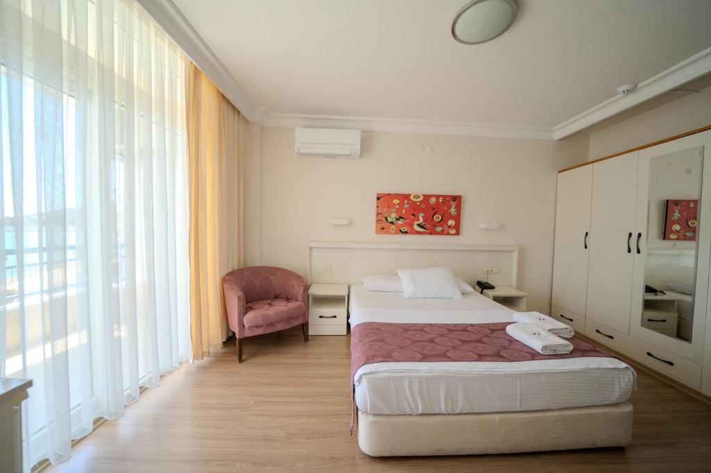 Ranzalı Aile Odası,Deniz Manzaralı,Balkonlu