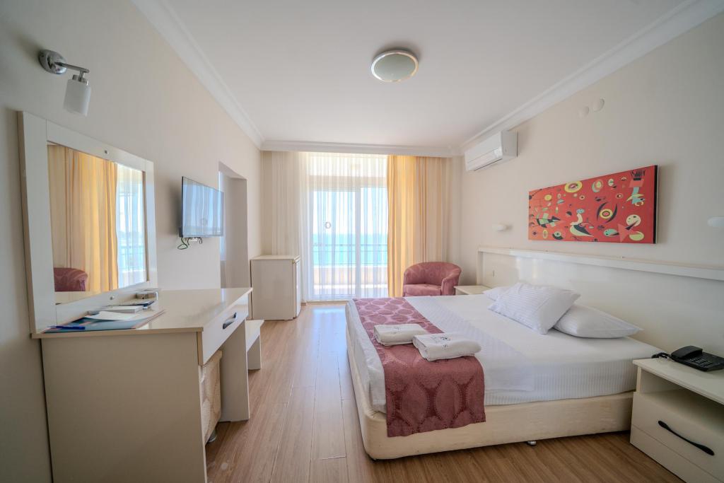 Ranzalı Aile Odası,Deniz Manzaralı,Balkonlu