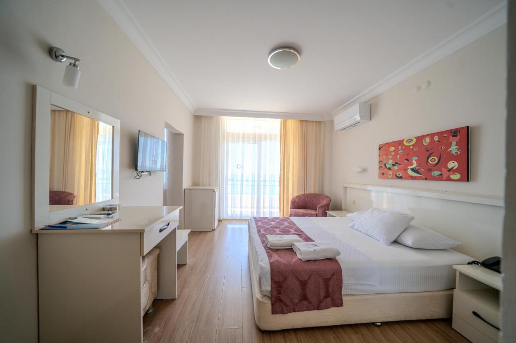 Ranzalı Aile Odası,Deniz Manzaralı,Balkonlu