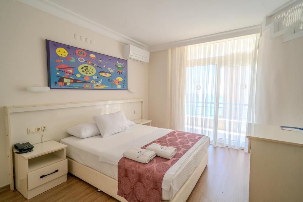 Standart Oda,Deniz Manzaralı,Büyük Yataklı