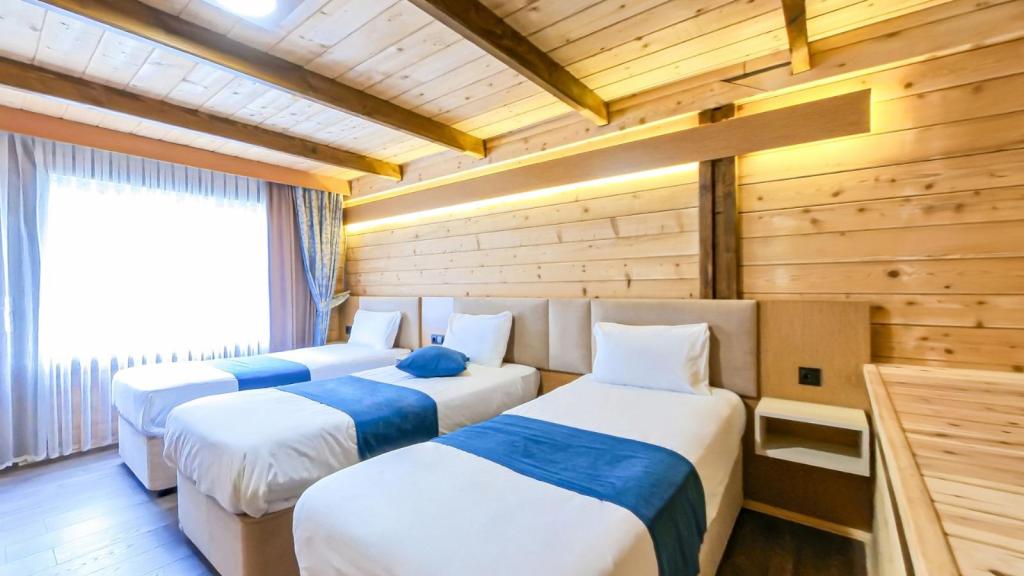 Suite,Nehir Manzaralı,Balkonlu