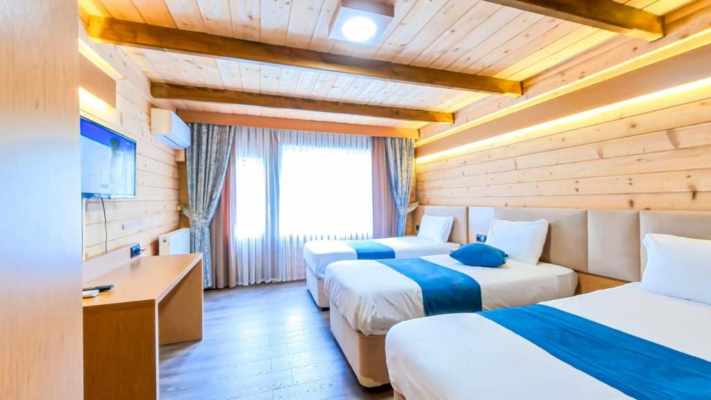 Triple,Nehir Manzaralı,Balkonlu