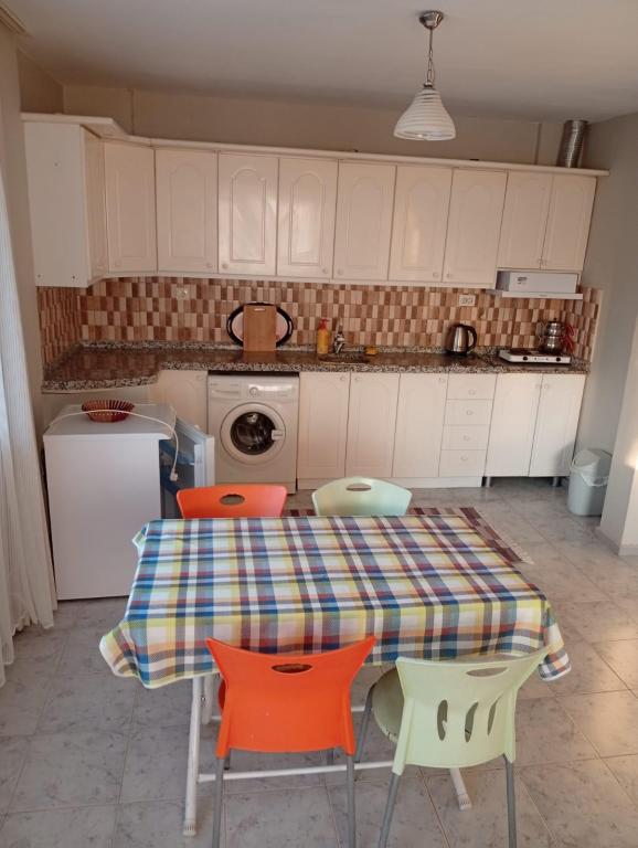 1+1 Ekonomik Apart Daire,Bahçe Manzaralı,Balkonlu