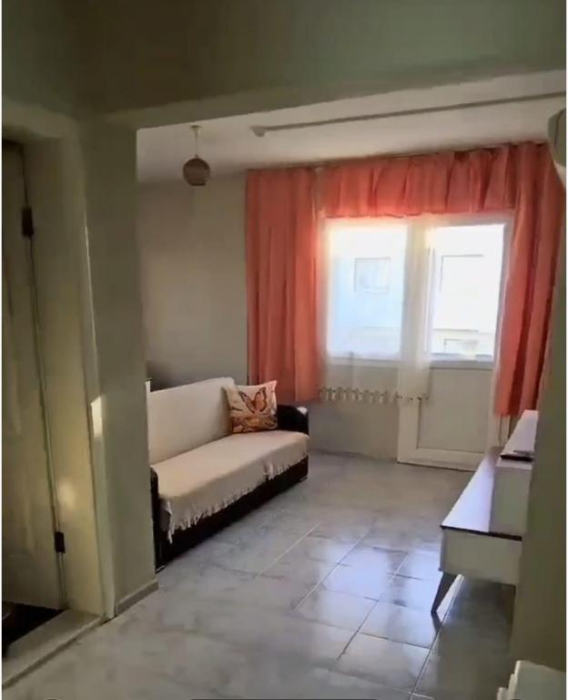 1+1 Daire,Bahçe Manzaralı,Balkonlu
