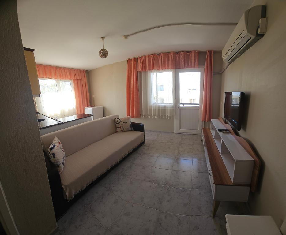 1+1 Daire,Bahçe Manzaralı,Balkonlu