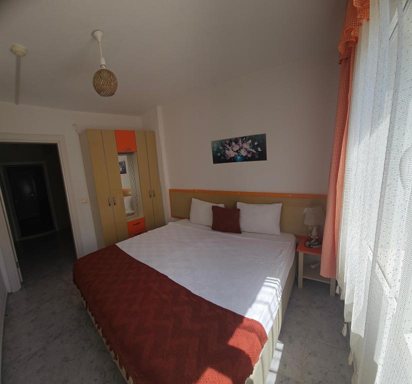 1+1 Daire,Bahçe Manzaralı,Balkonlu